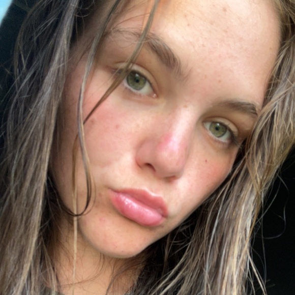 Meet your Posher, Danica - Picture 1 of 1